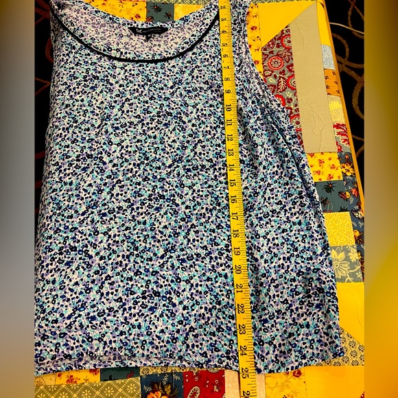 Sleeveless floral top with ribbon trim, from England - Picture 8 of 9